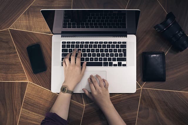 Comment éviter les arnaques du Black Friday : Guide Pratique
